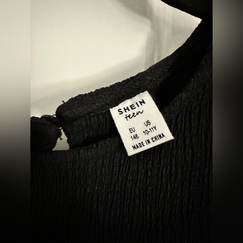 Lantern Sleeve Girls Dress - Picture 5 of 5